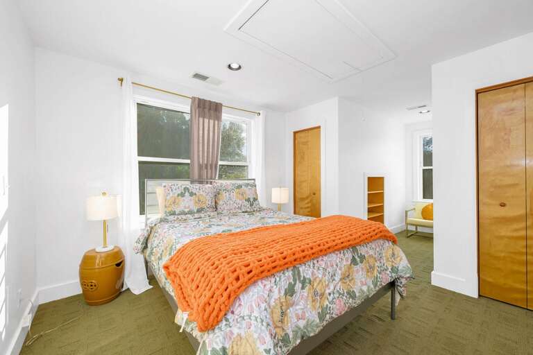 Upstairs bedroom with Queen bed...