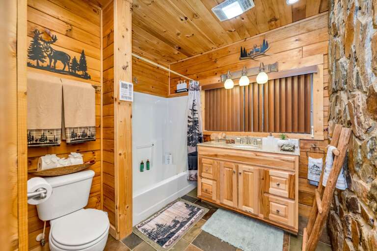 En suite bathroom...