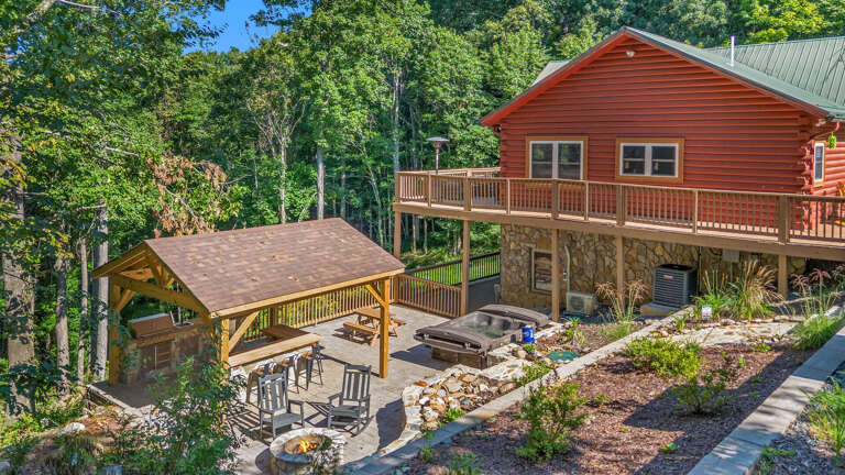 Hot Tub, Outdoor Kitchen