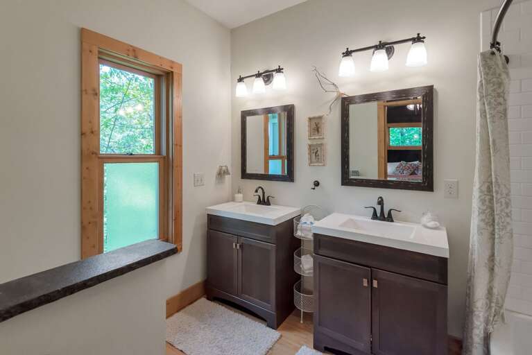En suite bathroom... En suite bathroom...