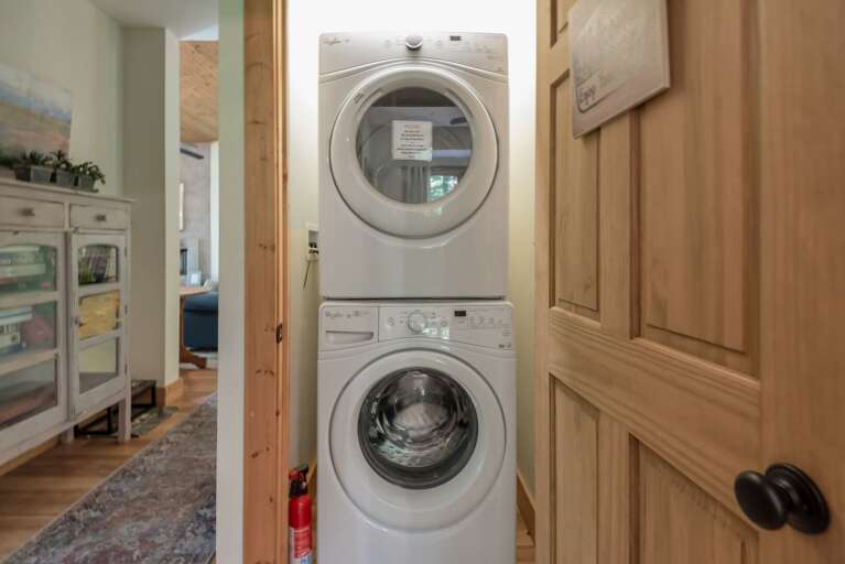 Washer/Dryer in hallway... Washer/Dryer in hallway...