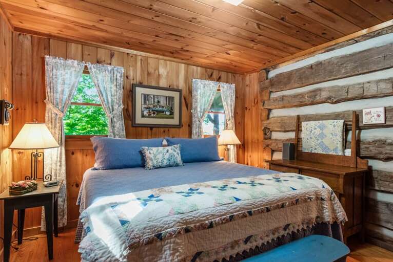 King size bed...