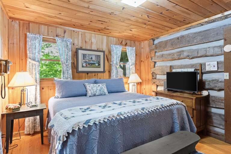 King size bed...