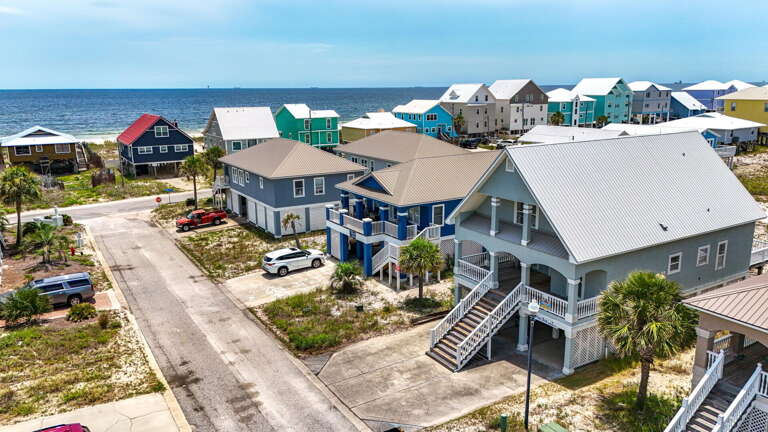 Seaside Structures, Streets Shimmering