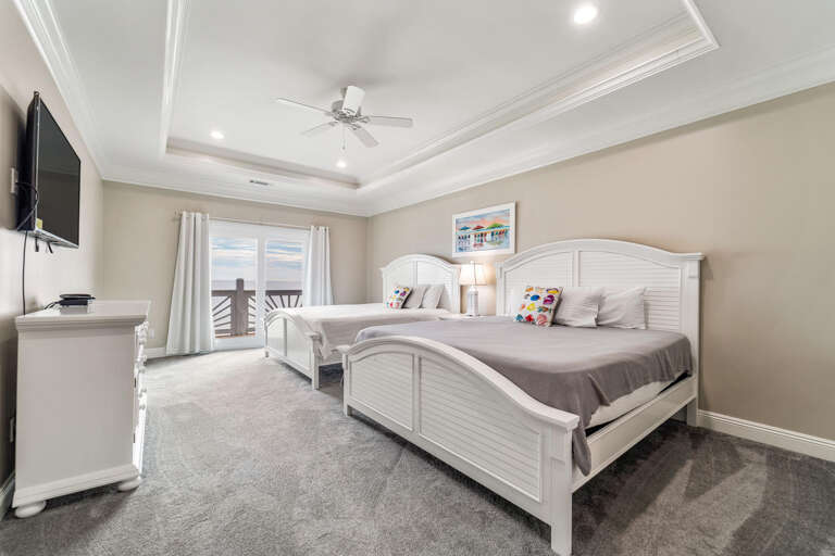 Large Master Suite with 2 Kings- Level 2