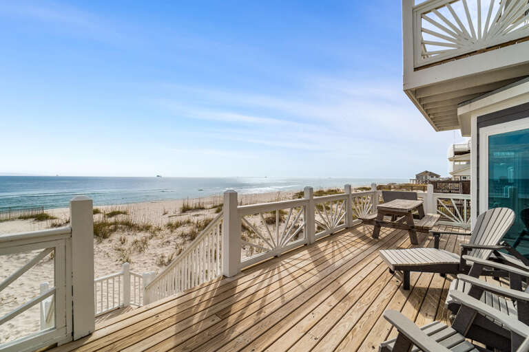 Large Open Deck off Level 1