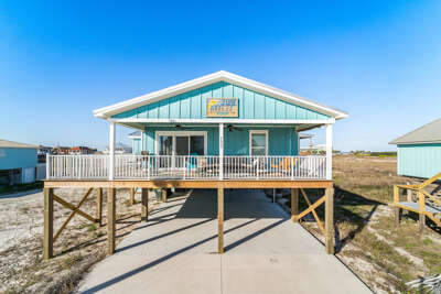 June Breeze- Gorgeous 4 Bedroom, 2 Bath