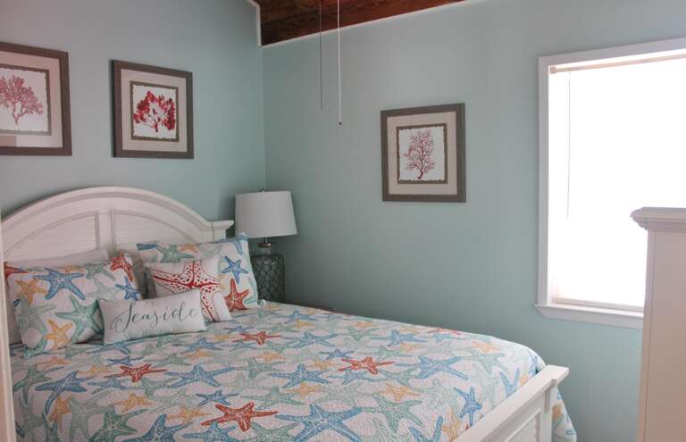 Bedroom 3 with Queen Bed