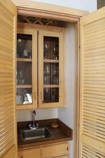 Wet bar