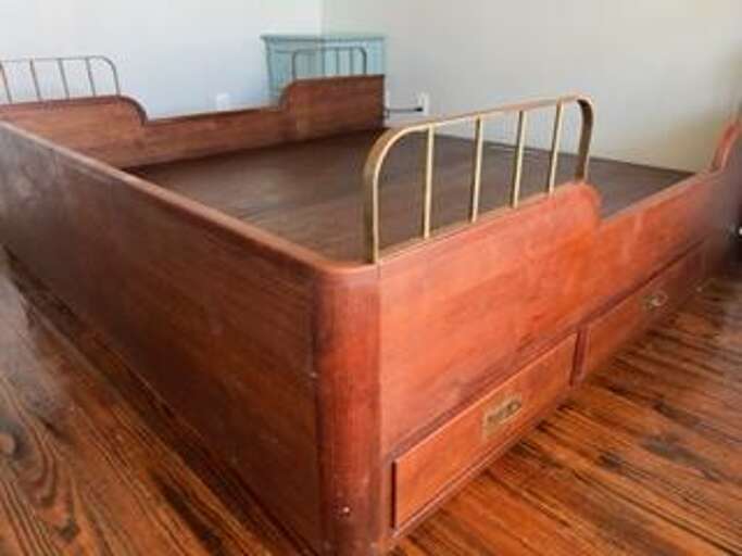 King Sige Ships Berth Bed 