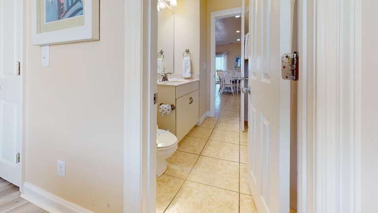 First floor master and livingroom bath room 