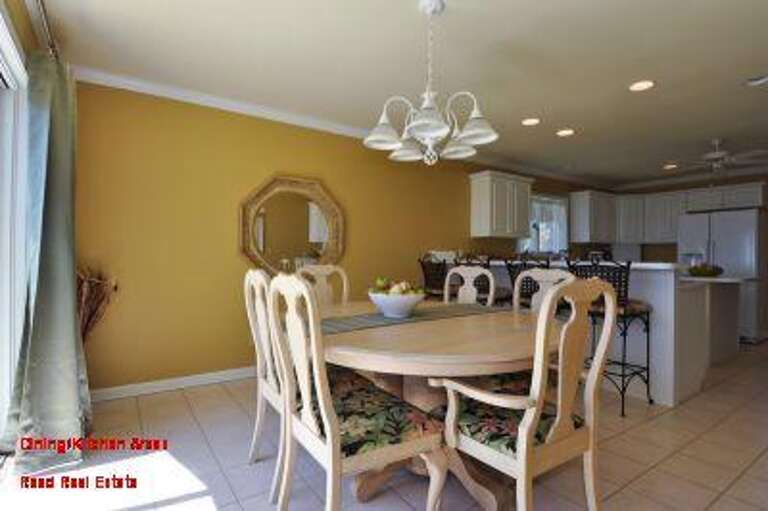 Dining/Kitchen Areas