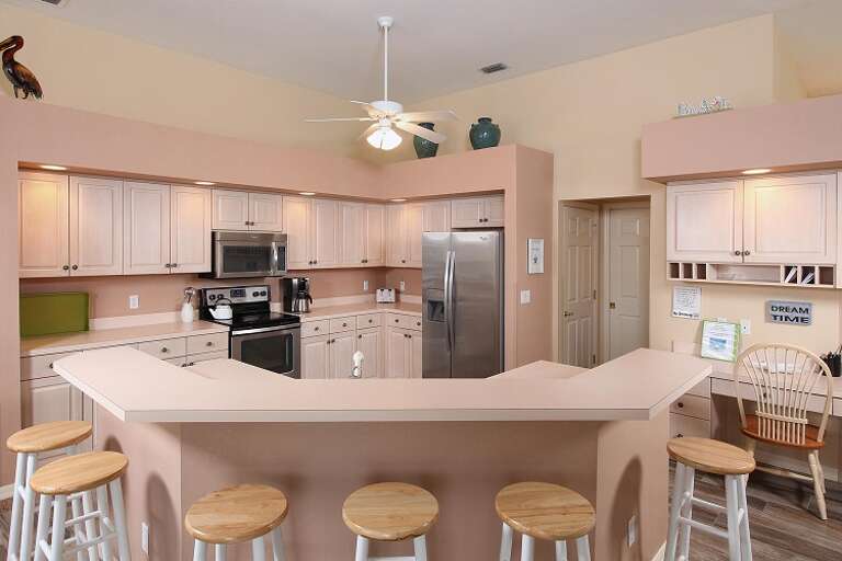 Kitchen/Breakfast Bar Kitchen/Breakfast Bar