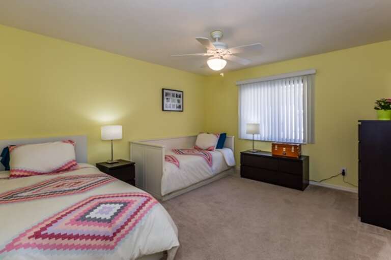 Guest Bedroom - 2 Twins