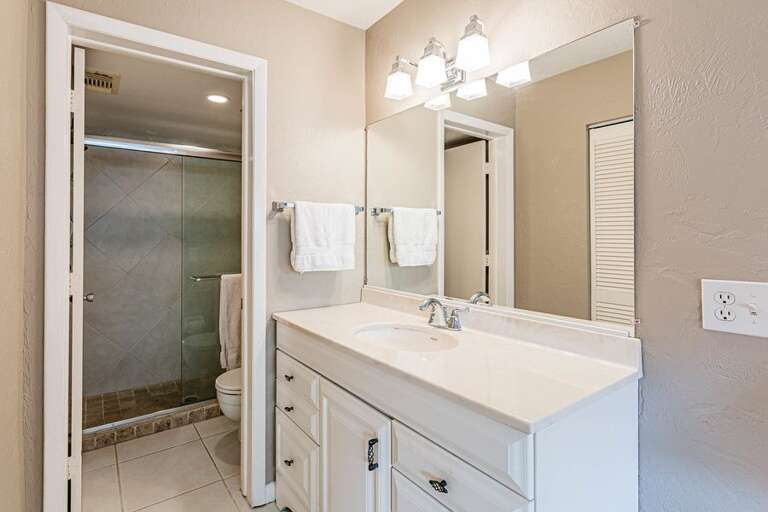 Master Bathroom Master Bathroom