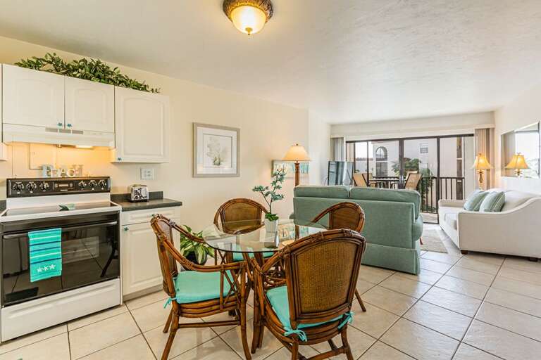 Dining Area Dining Area