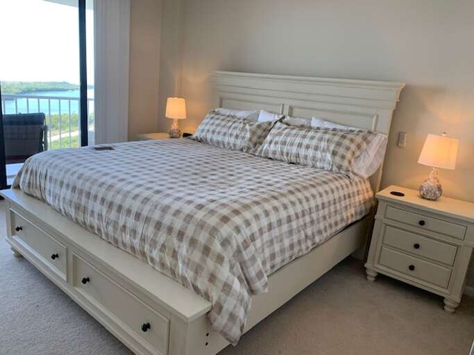 Master Bedroom Master Bedroom