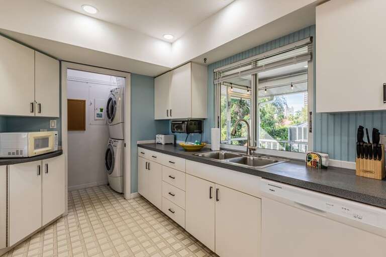 Kitchen/Laundry
