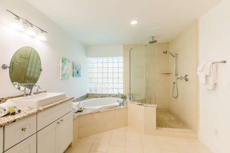 Master Bathroom Master Bathroom