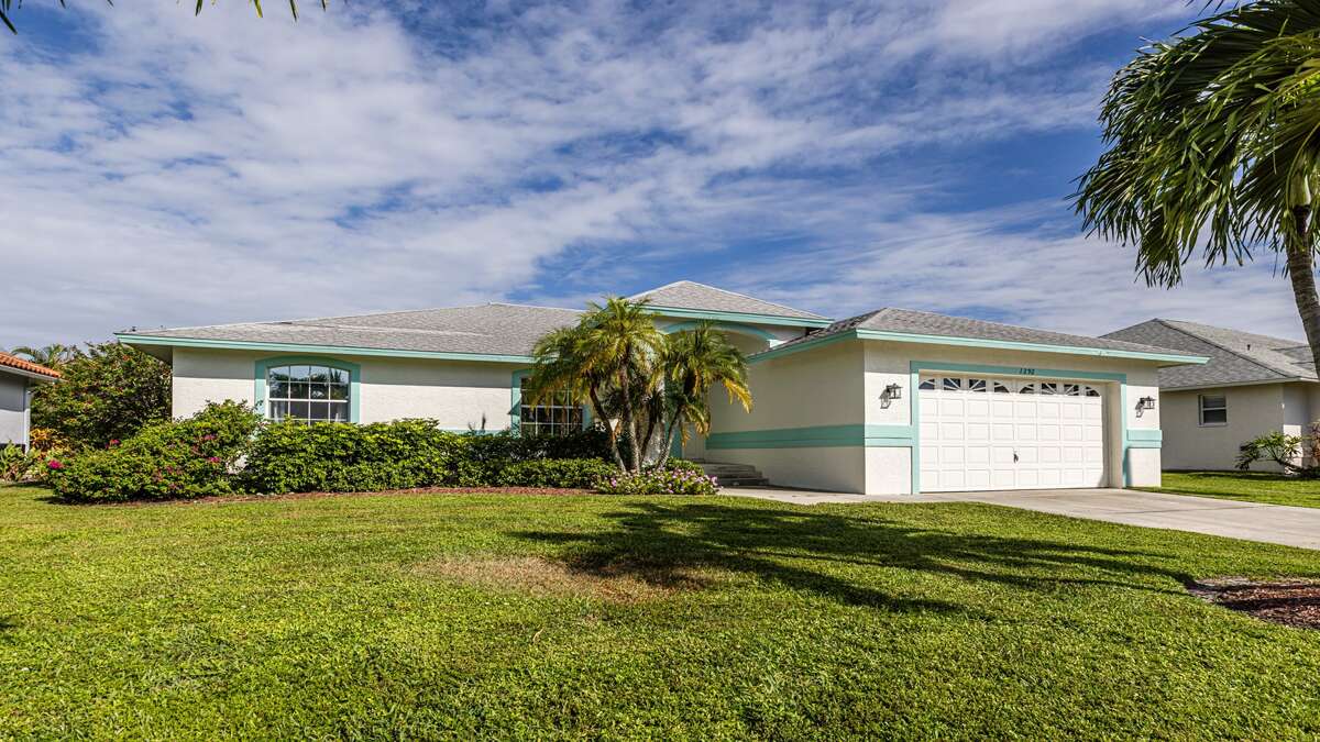 Bayport Ave,1292 Bayport Ave,1292