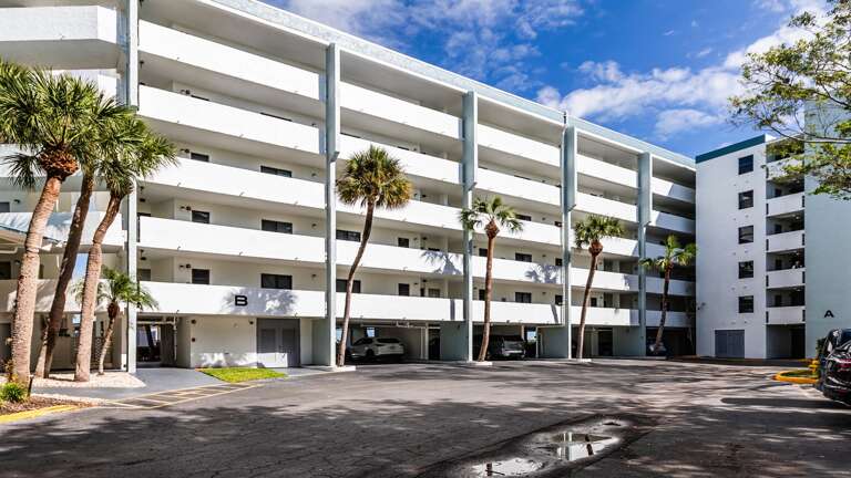 Riverside Club, B505