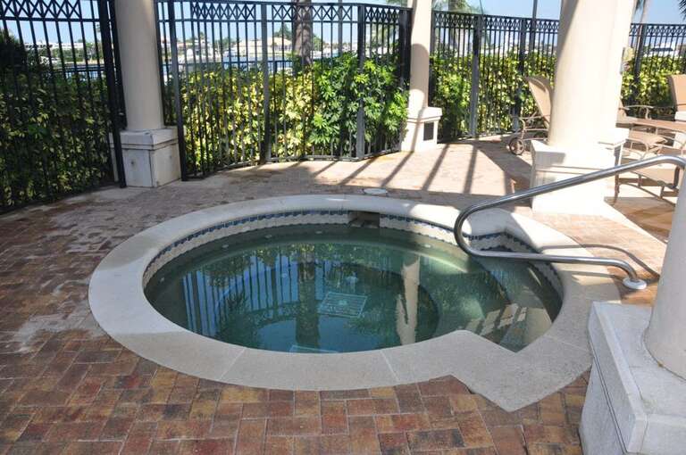 Hot Tub/Spa