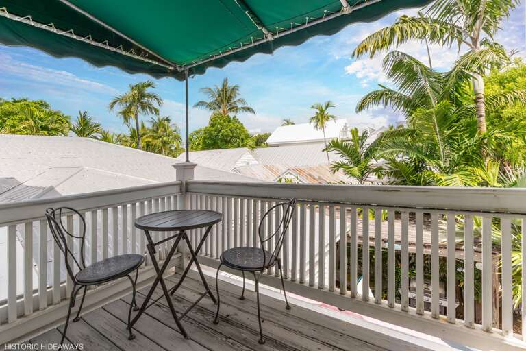 Upstairs Queen Bedroom Balcony Upstairs Queen Bedroom Balcony