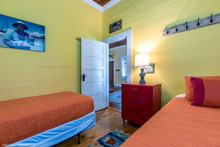 Small Twin Bedroom Small Twin Bedroom