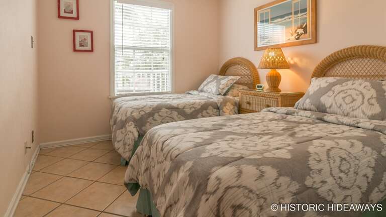 Twin (or King) Bedroom Twin (or King) Bedroom