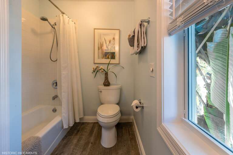 Master Bathroom Master Bathroom