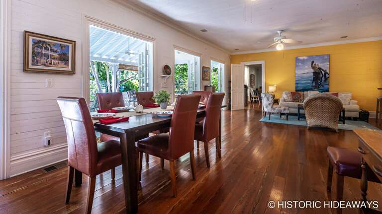 Dining Area Dining Area