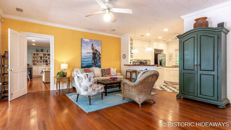 Living Area Living Area