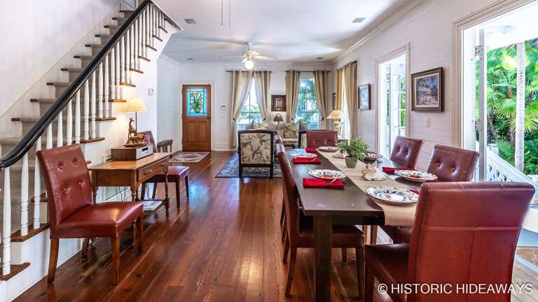 Dining Area Dining Area