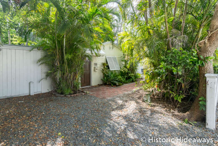 Parking for Small to Mid Size Car Parking for Small to Mid Size Car