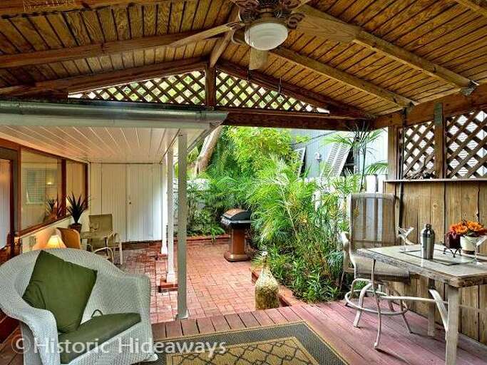 Private Outdoor Lounging Private Outdoor Lounging