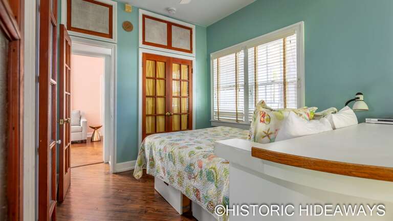 Rear Room - Queen Bed Rear Room - Queen Bed