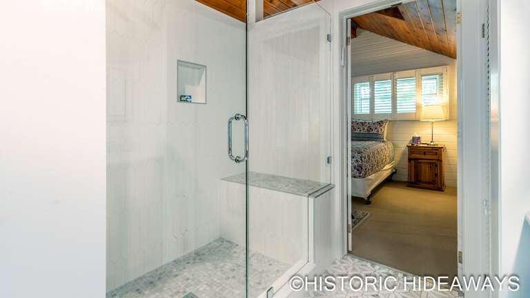 Upstairs Bathroom Upstairs Bathroom