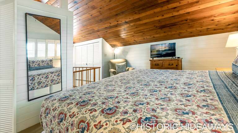 Upstairs Bedroom Upstairs Bedroom