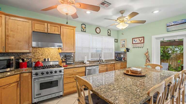 Living / Kitchen Area