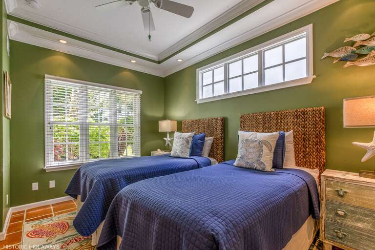 Downstairs Twin Bedroom / Den