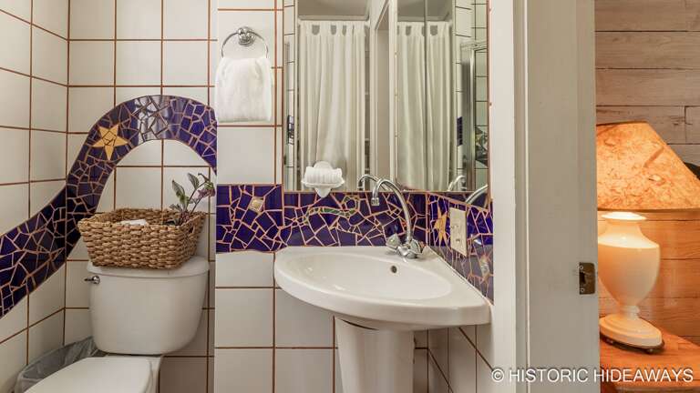 Front / Guest Bedroom Bath