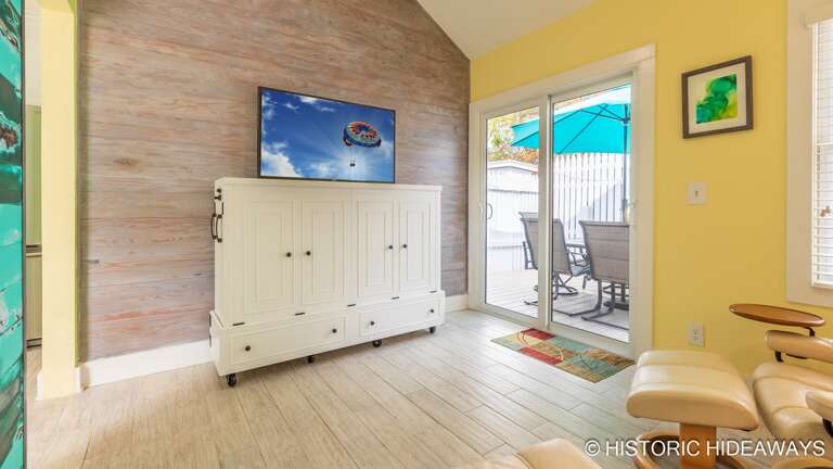 Queen Murphy Bed in TV Room