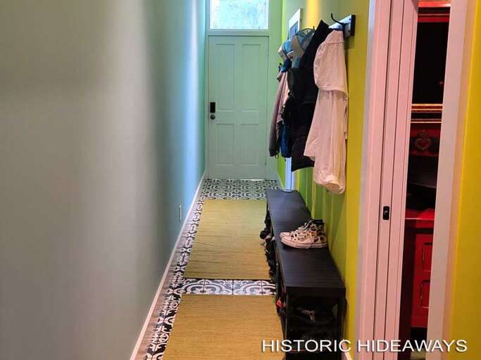 Front Entry Hallway Front Entry Hallway