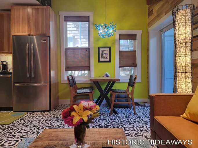 Living / Dining Area Living / Dining Area