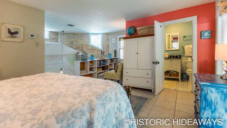 Master / Loft Bedroom