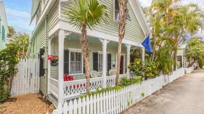 Pineapple Conch House